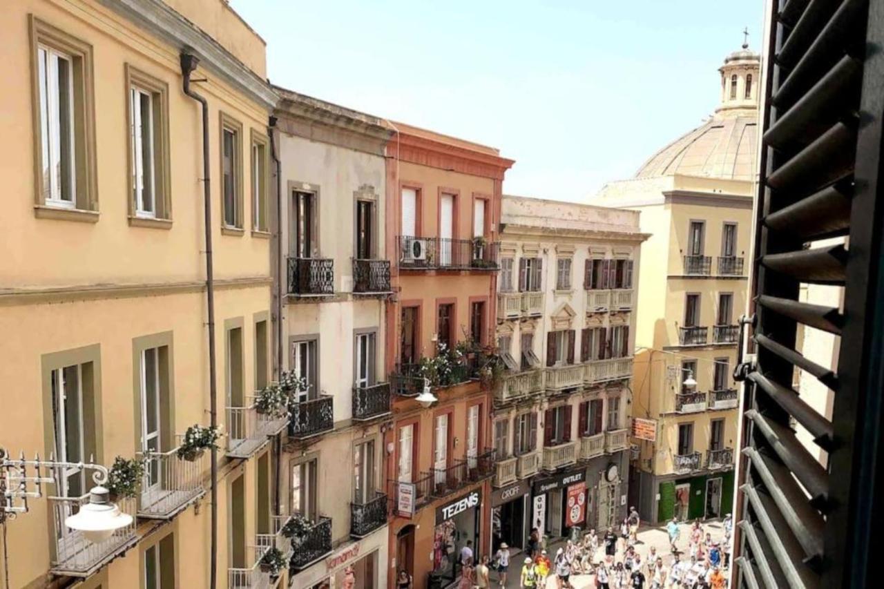Appartamento Cagliari Centro Con Vista Sul Porto Esterno foto