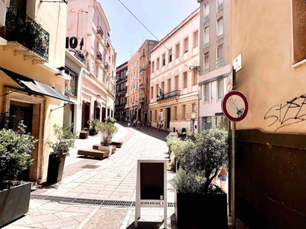 Appartamento Cagliari Centro Con Vista Sul Porto Esterno foto