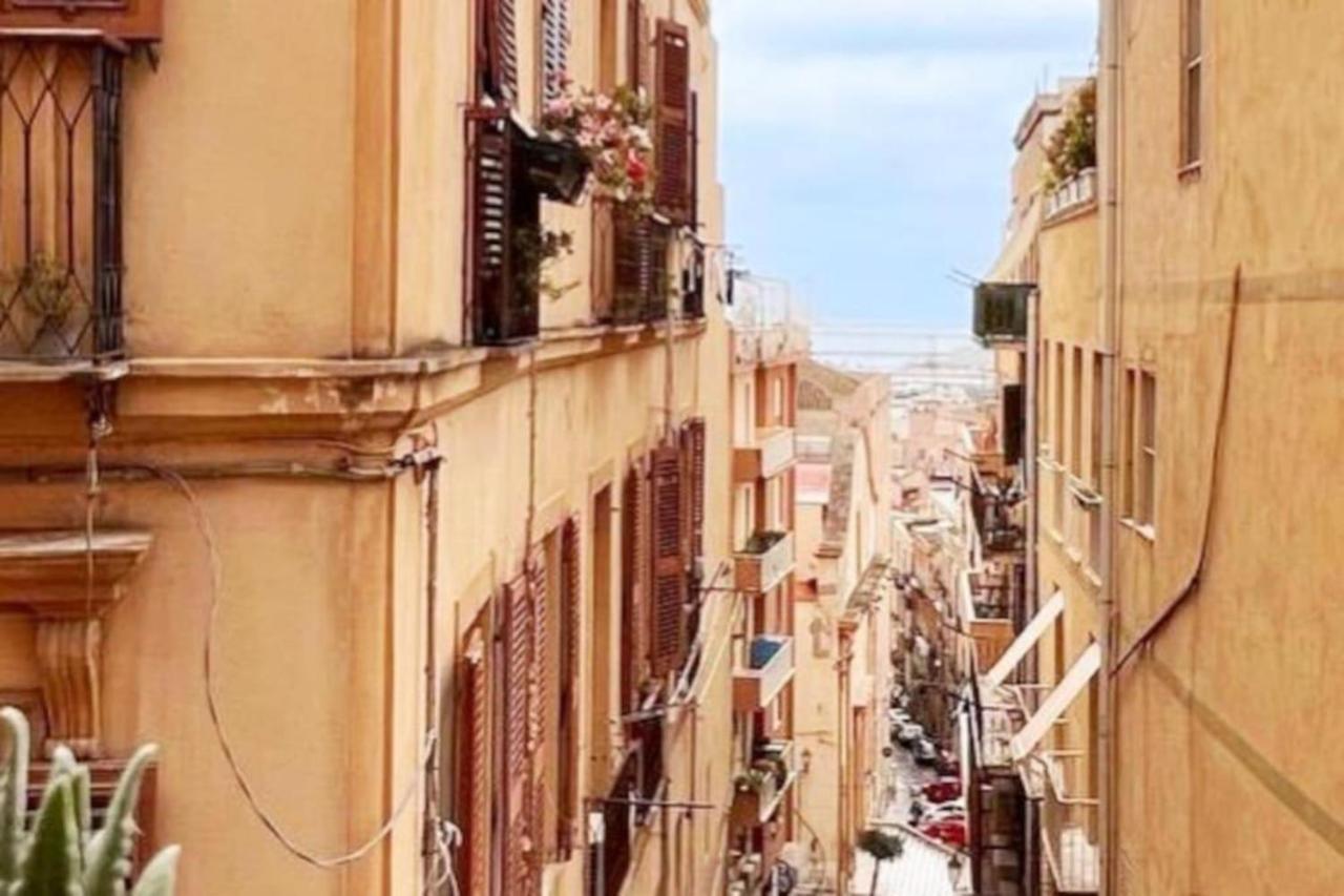 Appartamento Cagliari Centro Con Vista Sul Porto Esterno foto