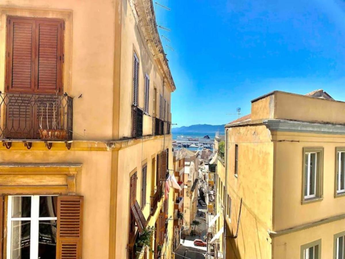 Appartamento Cagliari Centro Con Vista Sul Porto Esterno foto