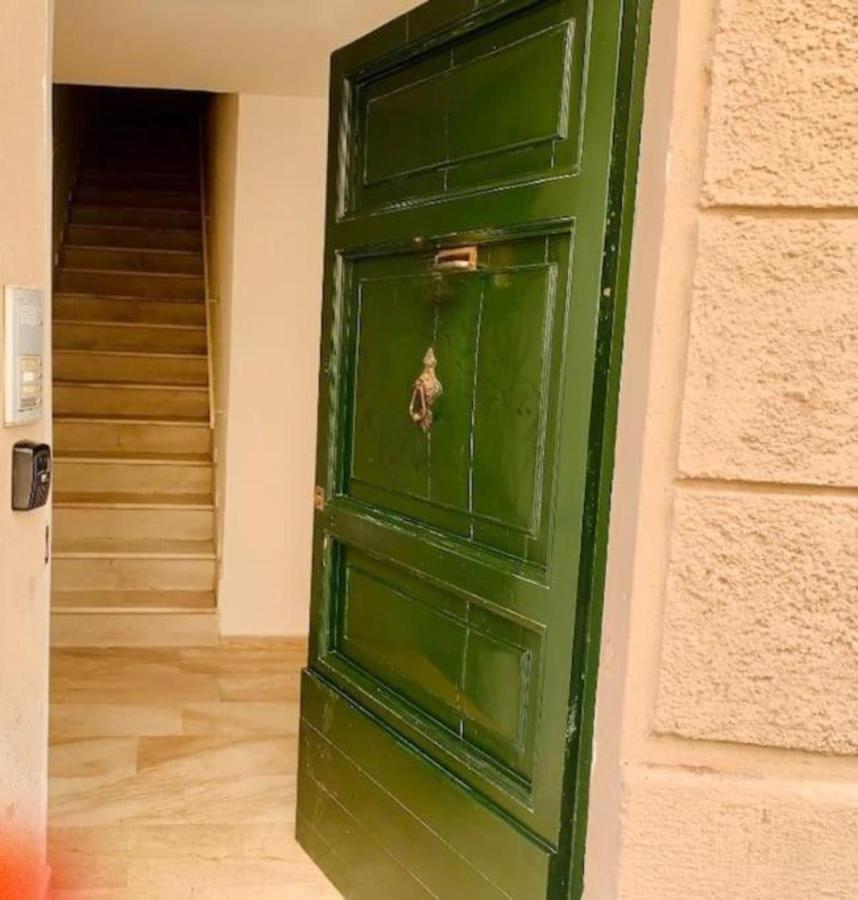 Appartamento Cagliari Centro Con Vista Sul Porto Esterno foto